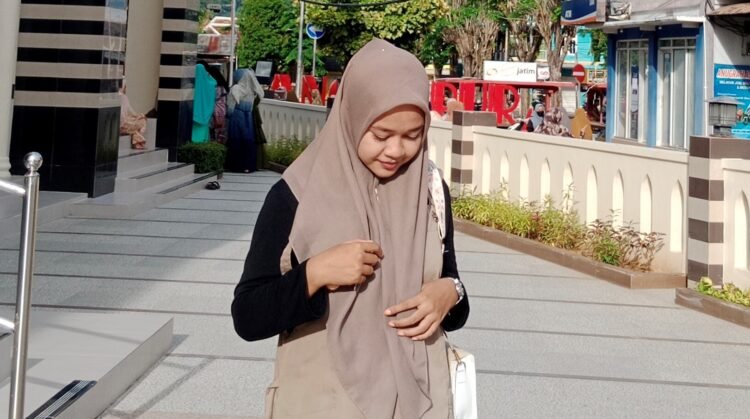 Oleh : Ummi Faizah Mahasiswa STIT Raden Santri Gresik.