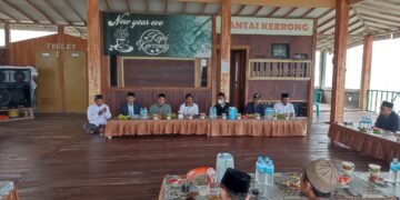 KH. Fauzi Rauf: Tukar Energi Positif dan Mimpi Besar NU Bawean Dirikan Perguruan Tinggi Berlogo NU